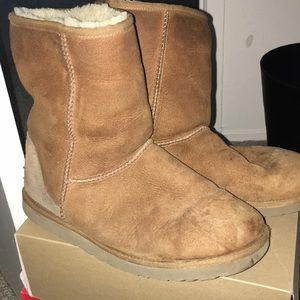 Uggs, women’s size 9
